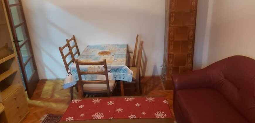 Iznajmljuje se etaža kuće za 7 radnika – Bribir (Novi Vinodolski)